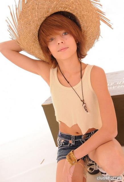 1629_straw-hat-in-shorts-ru-02.jpg